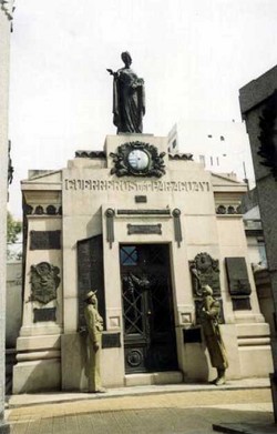 Monument to the Argentine soldiers of the Paraguay 