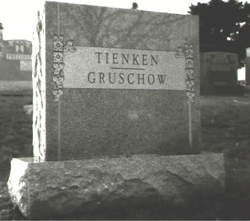 Dorothy Emma <I>Tienken</I> Gruschow 
