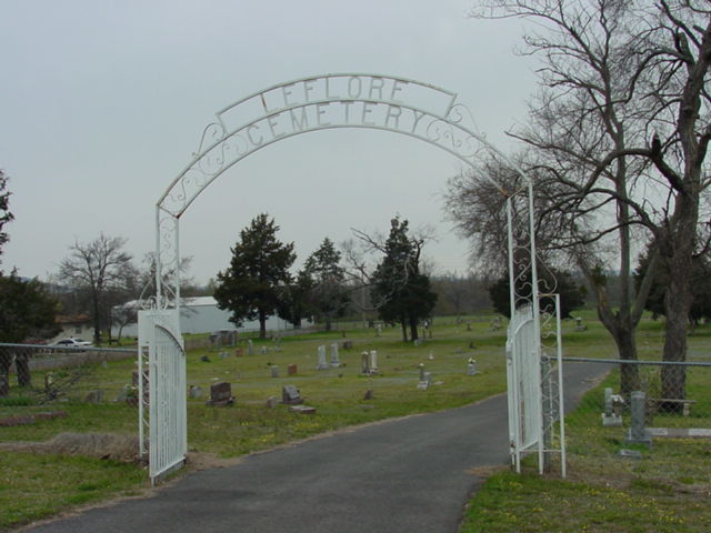 Le Flore Cemetery