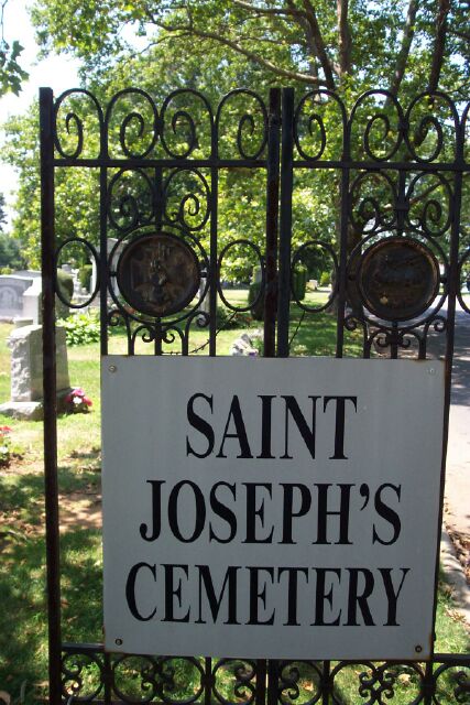 Saint Josep﻿hs Cemetery