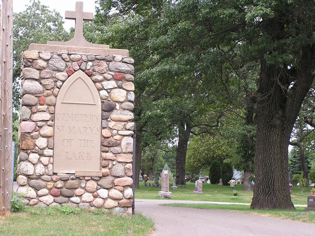 Saint Mary of the Lake Cemetery