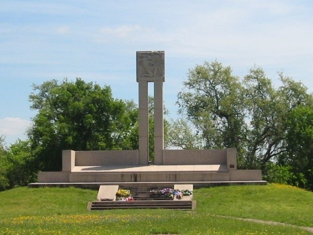 Fannin Burial Monument