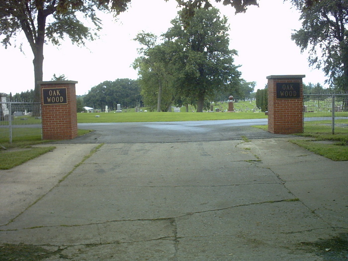 Oak Wood Cemetery