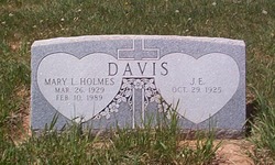 Mary Lenora <I>Holmes</I> Davis 