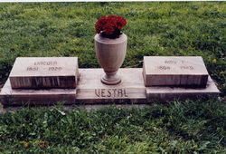 Lincoln Vestal 
