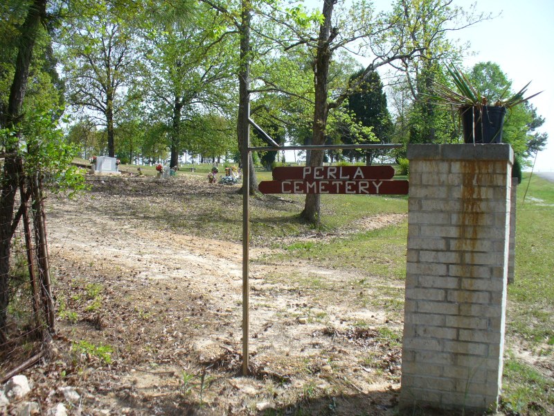 Perla Cemetery
