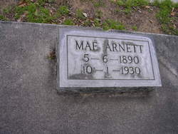 Mae Arnett 