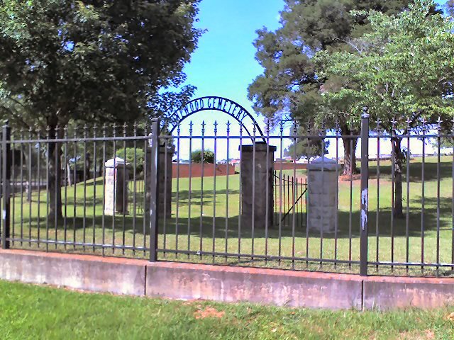 Pinewood Cemetery