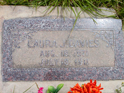 Laura Jane <I>Henderson</I> Davies 