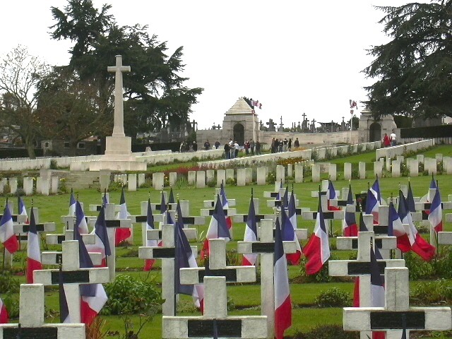 Longuenesse St. Omer Souvenir Cemetery