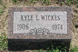 Kyle L Wickes 