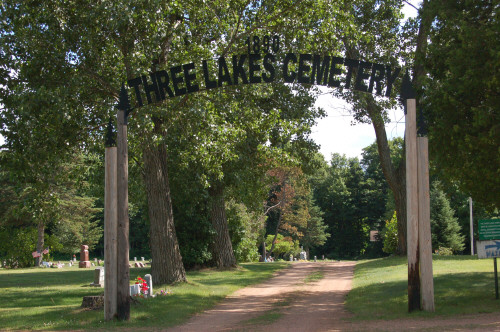 Three Lakes Cemetery