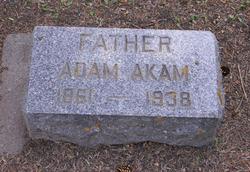 Adam Akam 