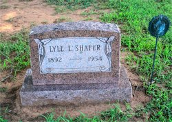 Lyle L Shafer 