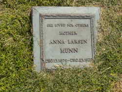 Anna <I>Larsen</I> Munn 