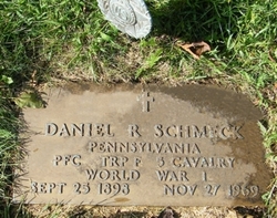 Daniel R Schmeck 
