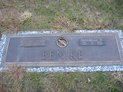 Walter Alvin Benike 