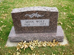 Mina Wolf 