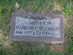 Margaret M <I>Roach</I> Blickhan 