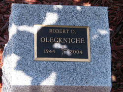 Robert D Oleckniche 