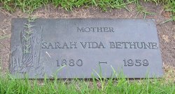 Sarah Vidalia “Vida” <I>Weatherall</I> Valentine Bethune 