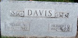 Nellie V Davis 
