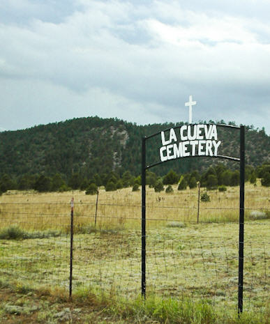 La Cueva Cemetery