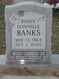 Toney Donnelle Banks 