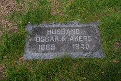 Oscar R Akers 