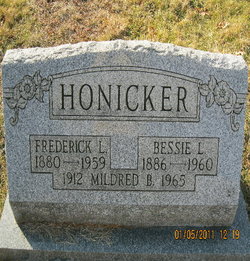 Bessie L <I>Derr</I> Honicker 