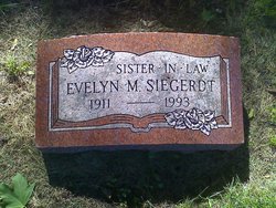 Evelyn <I>McCreery</I> Siegerdt 