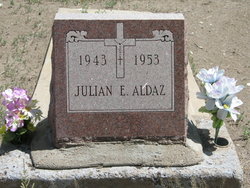 Julian E Aldaz 