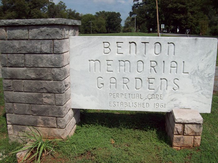 Benton Memorial Gardens