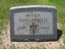 Agnes <I>Schuetze</I> Niebolte 