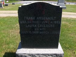 Laura <I>LaVergne</I> Arsenault 