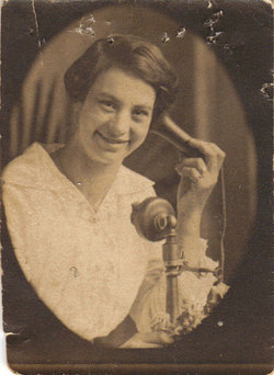 Lillian R Bowling 