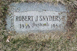 Robert J. Snyders III
