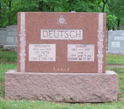 Sarah Deutsch 
