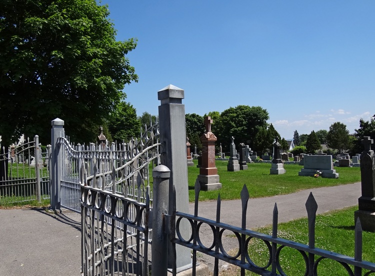 Saint-Charles-Borromée Cemetery
