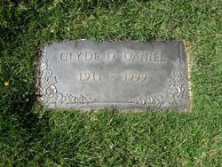 Clyde Dolphs Daniel 