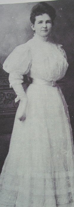 Elizabeth Grace “Miss Lee” Arrington 