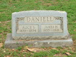 Alice S <I>Higgins</I> Daniell 