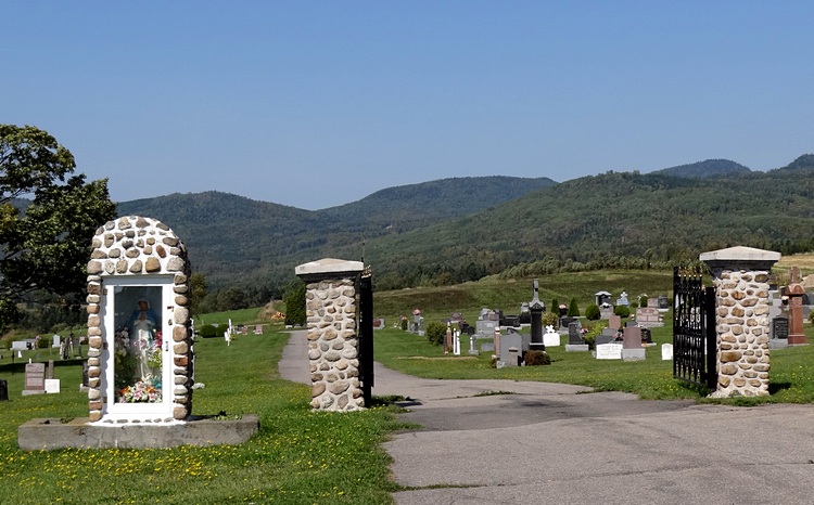 Les Eboulements Cemetery