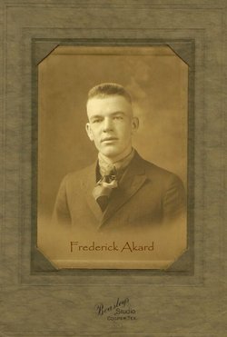 Fred Akard 