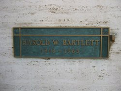Lieut Harold Wayne Bartlett 