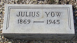 Julius Yow 