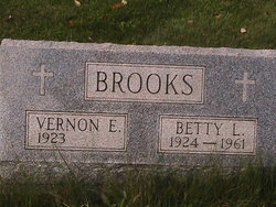 Betty L <I>McCracken</I> Brooks 