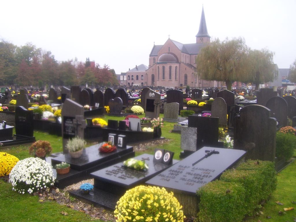 Merelbeke-Centrum Cemetery