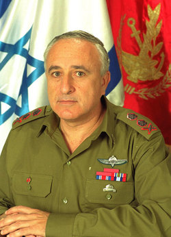 Gen Amnon Lipkin-Shahak 