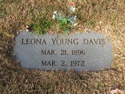 Leona Elizabeth <I>Young</I> Davis 